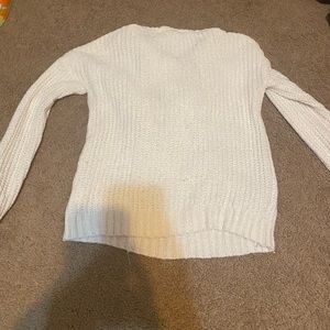 White knit hoodie